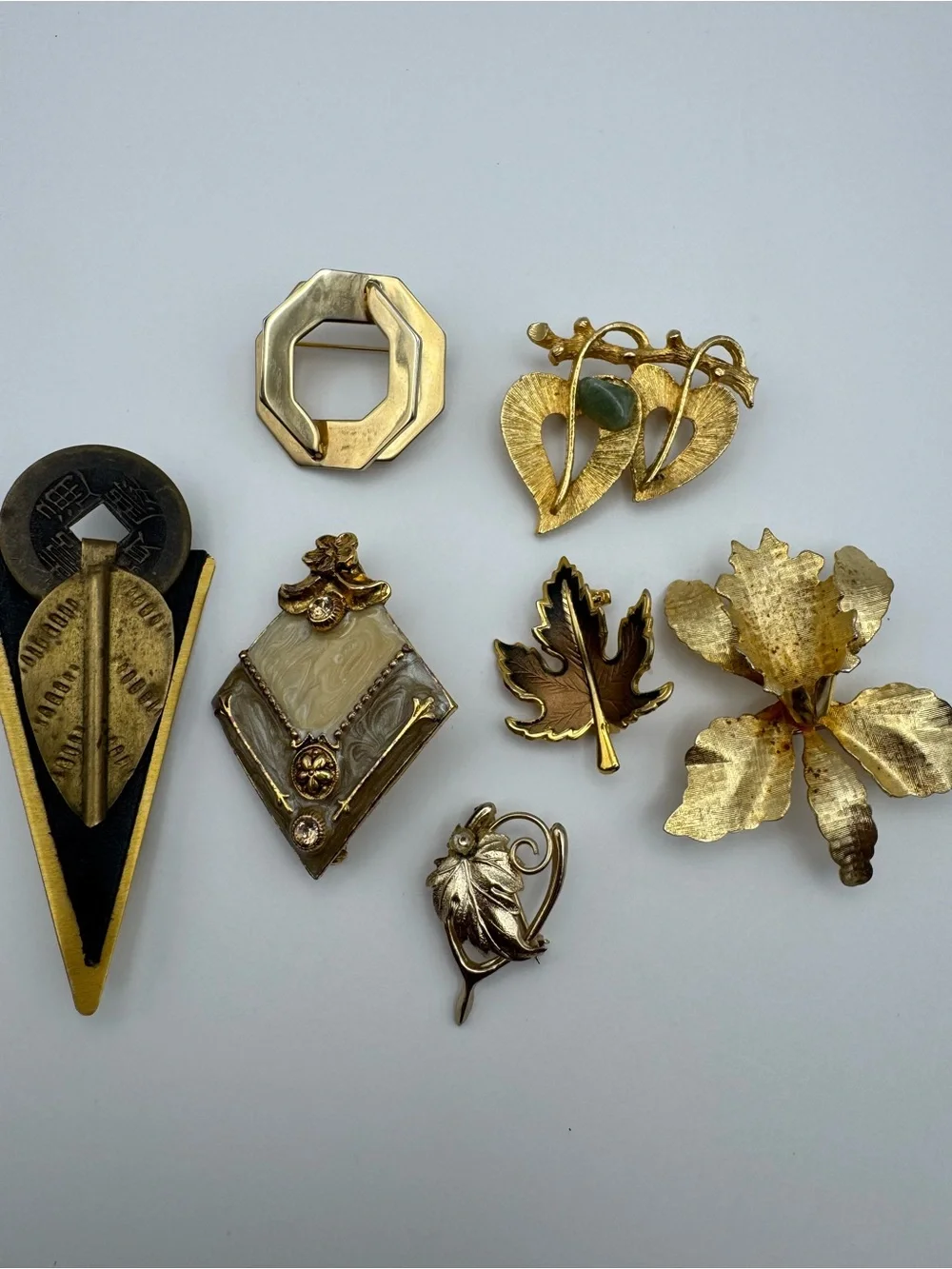 Vintage Brooch Lot 7 Pc Sarah Coventry LR Gold Tone Floral Leaf Pins